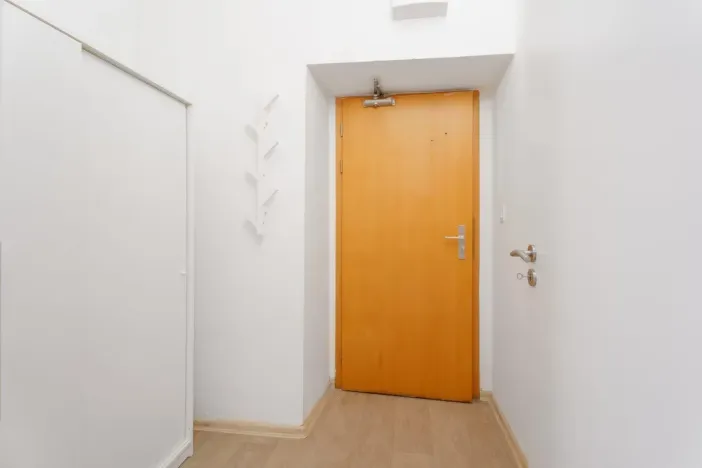 Pronájem bytu 1+kk, Praha - Libeň, Kolčavka, 335 m2