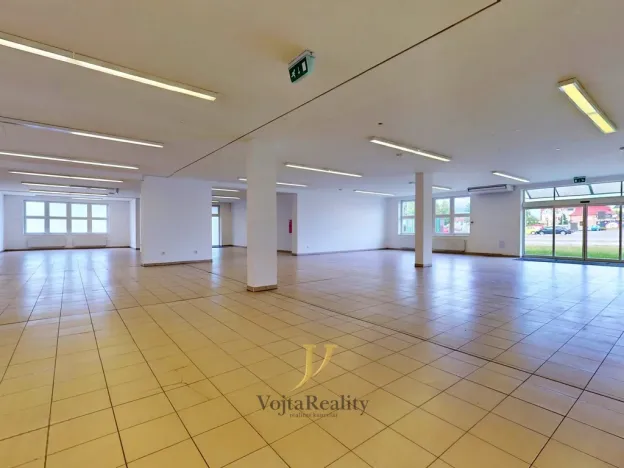 Pronájem obchodního prostoru, Uničov, Šumperská, 450 m2