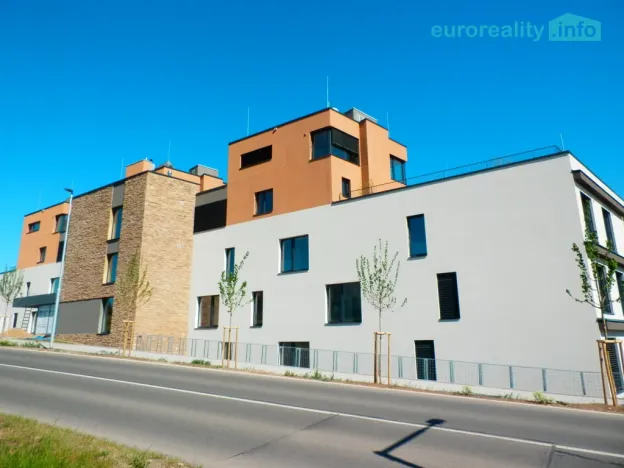 Pronájem bytu 1+kk, Praha - Řeporyje, Jáchymovská, 30 m2