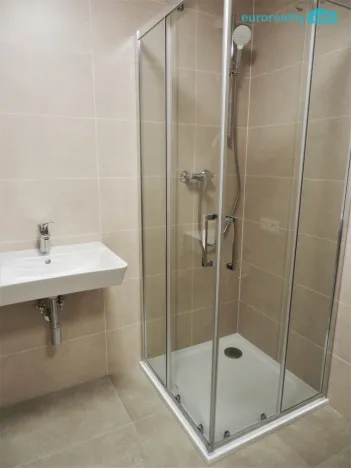 Pronájem bytu 1+kk, Praha - Řeporyje, Jáchymovská, 30 m2