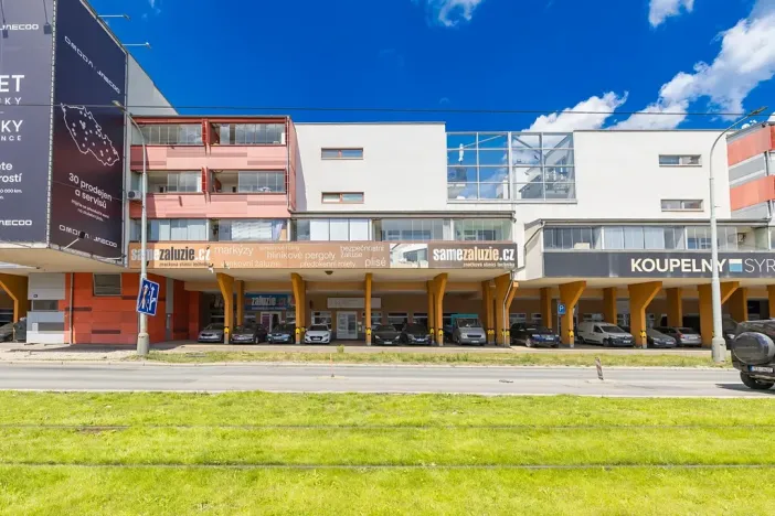 Prodej obchodního prostoru, Praha - Vysočany, Poděbradská, 98 m2