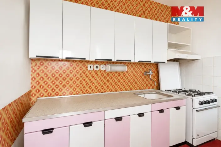 Prodej bytu 3+1, Praha - Prosek, Lovosická, 66 m2