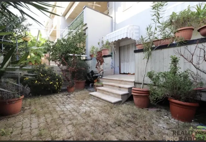 Prodej bytu 3+kk, Via di Giesi,Villa Rosa,Itálie, 56 m2