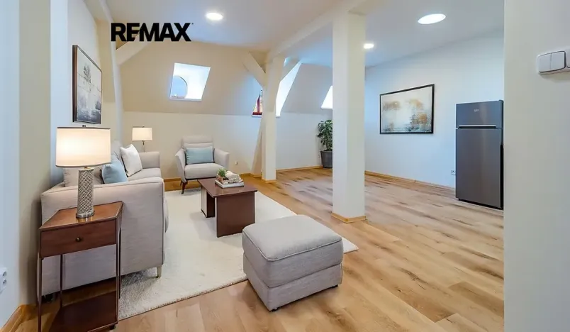 Pronájem bytu 2+1, Česká Lípa, Škroupovo náměstí, 75 m2