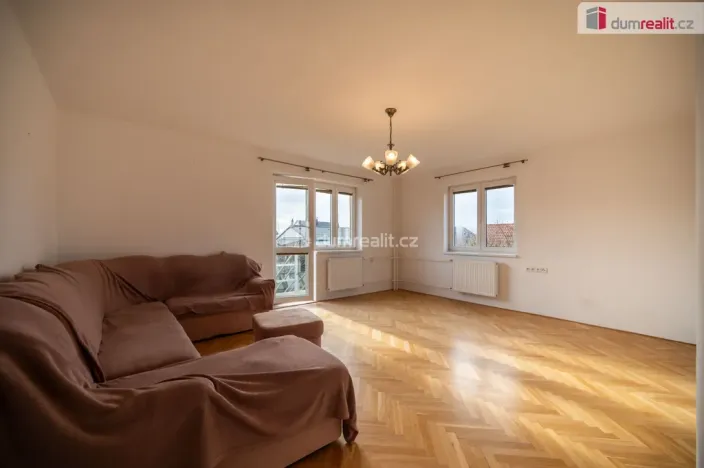 Pronájem rodinného domu, Dasný, 241 m2