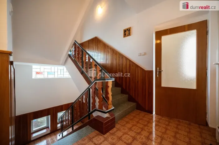 Pronájem rodinného domu, Dasný, 241 m2