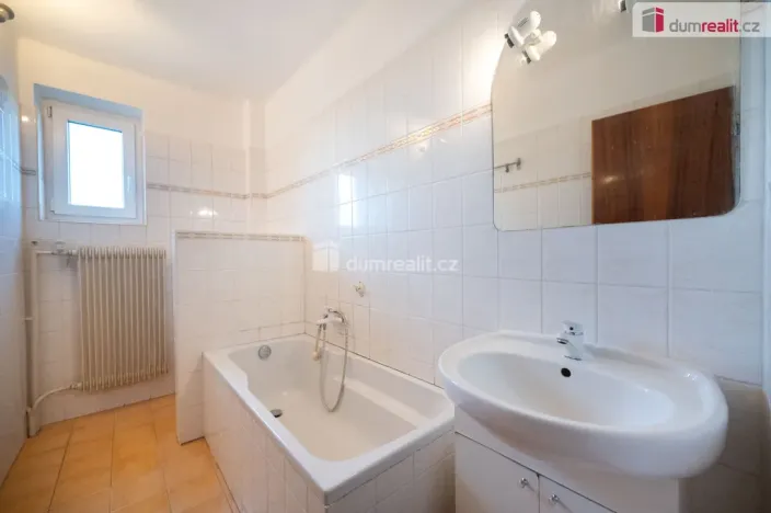 Pronájem rodinného domu, Dasný, 241 m2