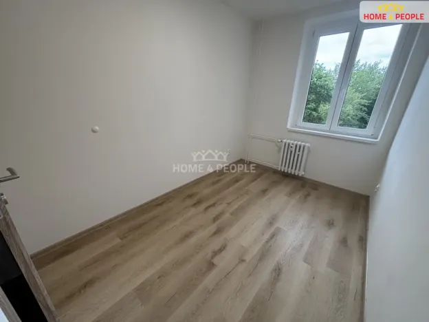 Pronájem bytu 3+1, Karlovy Vary - Bohatice, Ostrovská, 64 m2