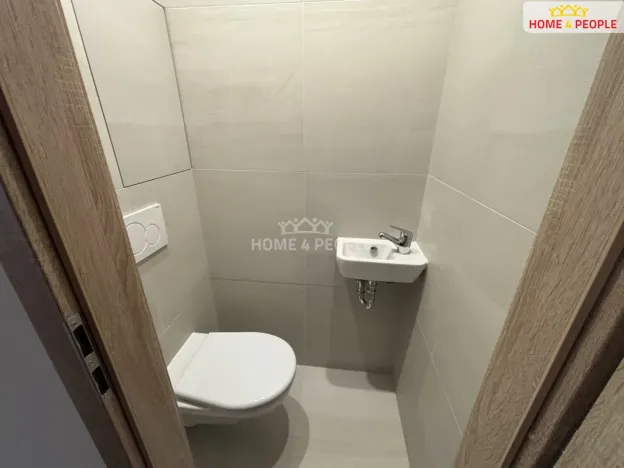 Pronájem bytu 3+1, Karlovy Vary - Bohatice, Ostrovská, 64 m2