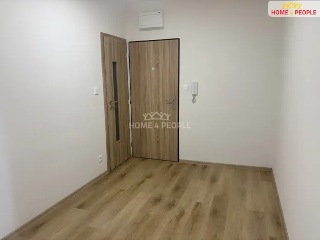 Pronájem bytu 3+1, Karlovy Vary - Bohatice, Ostrovská, 64 m2