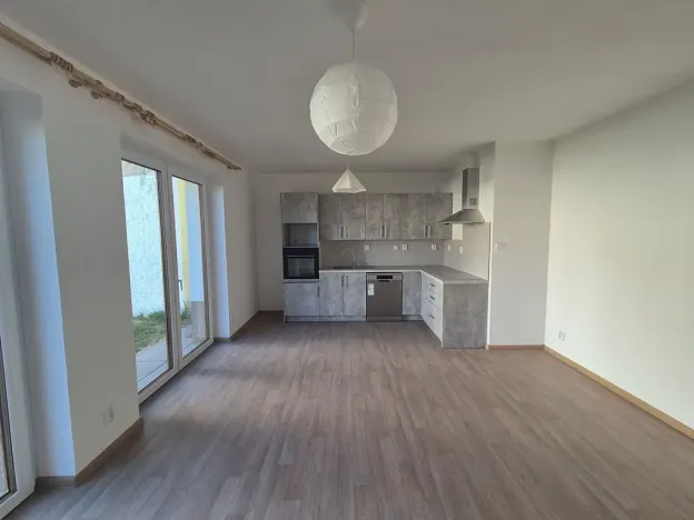 Pronájem bytu 1+kk, Stochov, Osvobození, 39 m2