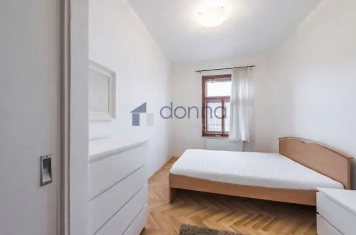 Pronájem bytu 3+1, Praha, Záhřebská, 95 m2