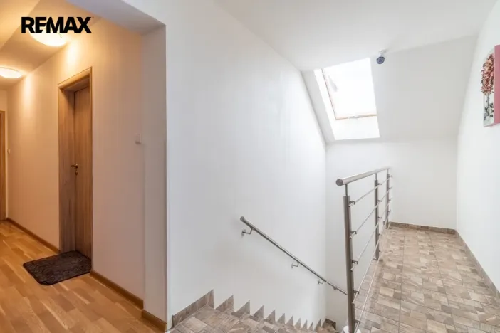 Prodej rodinného domu, Praha - Lochkov, Cementářská, 233 m2