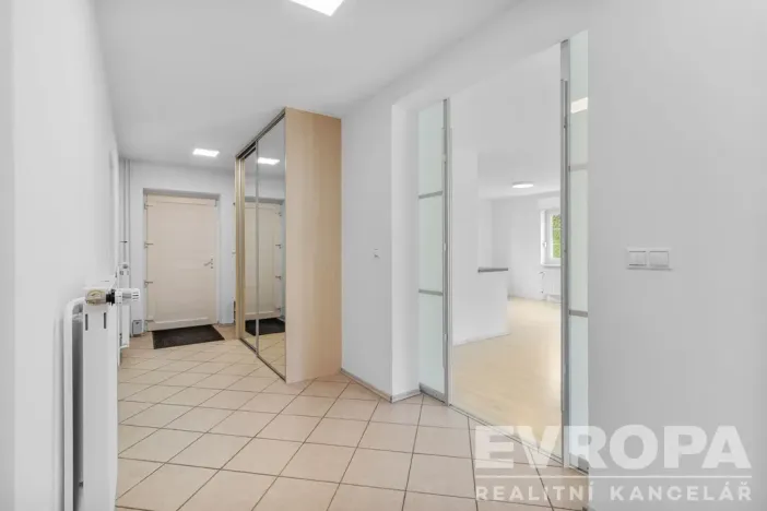 Pronájem rodinného domu, Průhonice, U Cihelny, 237 m2