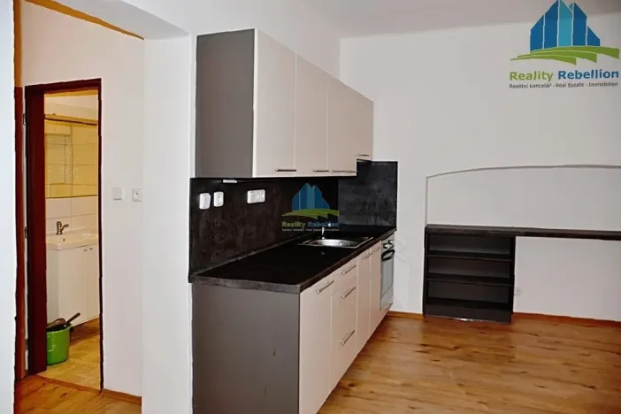 Pronájem bytu 1+1, Cheb, Úzká, 68 m2