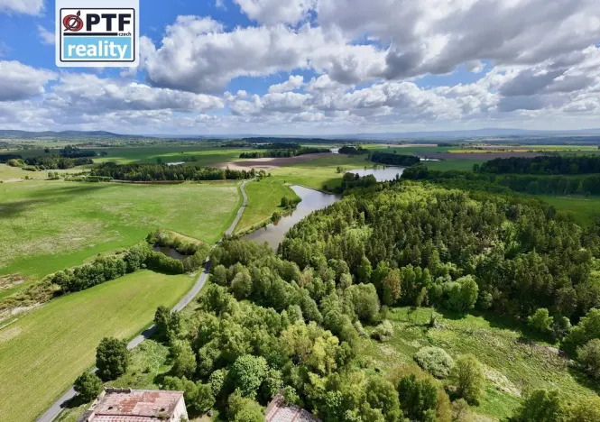 Prodej výrobních prostor, Libá, 8000 m2