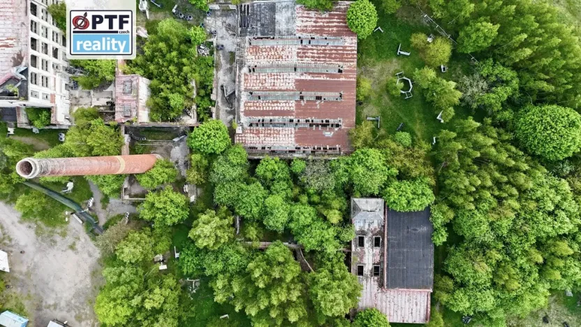 Prodej výrobních prostor, Libá, 8000 m2