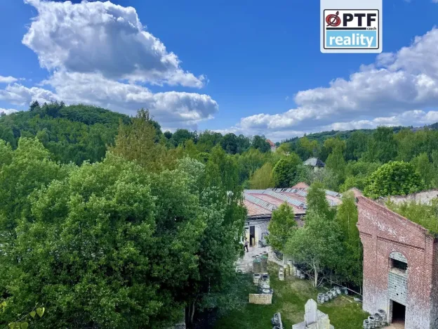 Prodej výrobních prostor, Libá, 8000 m2