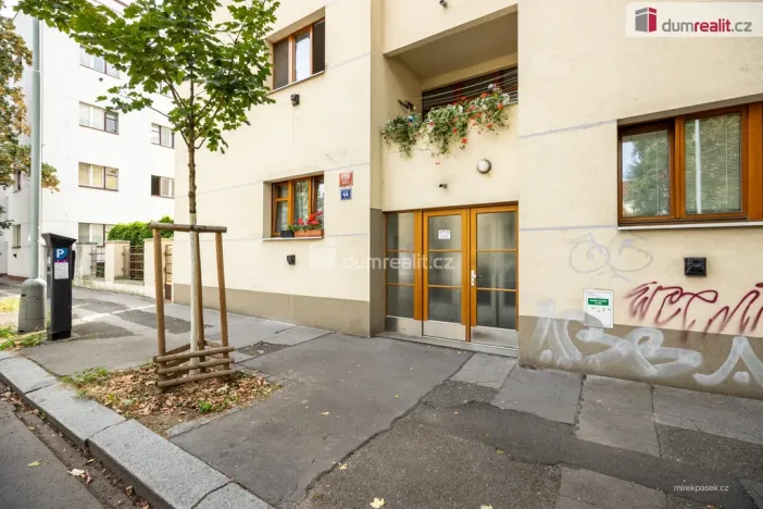 Prodej bytu 2+1, Praha - Karlín, Pernerova, 44 m2