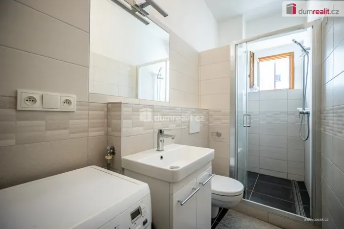 Prodej bytu 2+1, Praha - Karlín, Pernerova, 44 m2