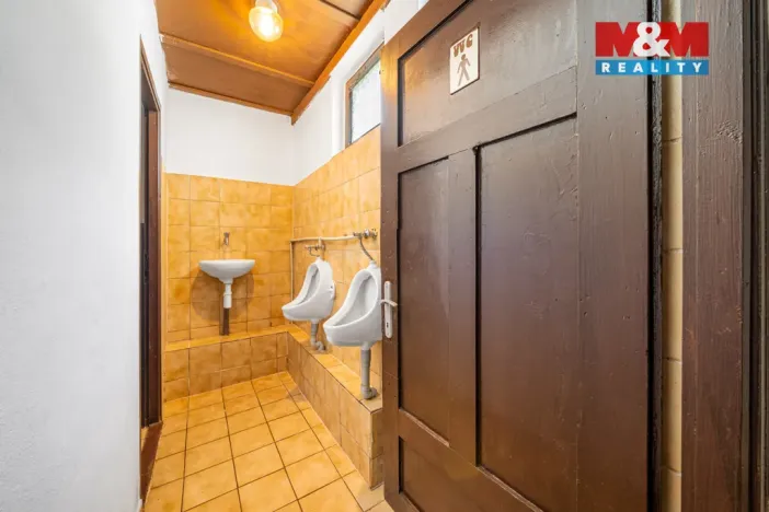 Prodej komerční nemovitosti, Nová Role - Mezirolí, 795 m2