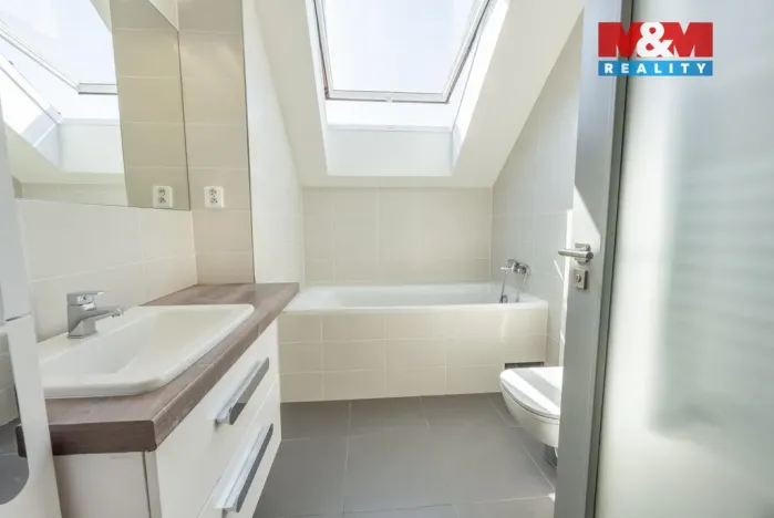 Prodej rodinného domu, Praha - Suchdol, K Roztokům, 160 m2