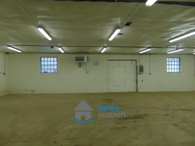 Pronájem výrobních prostor, Skuteč, Zvěřinova, 164 m2