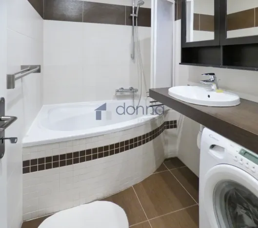Pronájem bytu 2+1, Praha, Frýdlantská, 64 m2