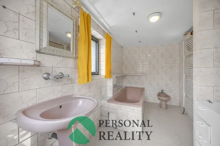 Prodej rodinného domu, Klamoš, 219 m2