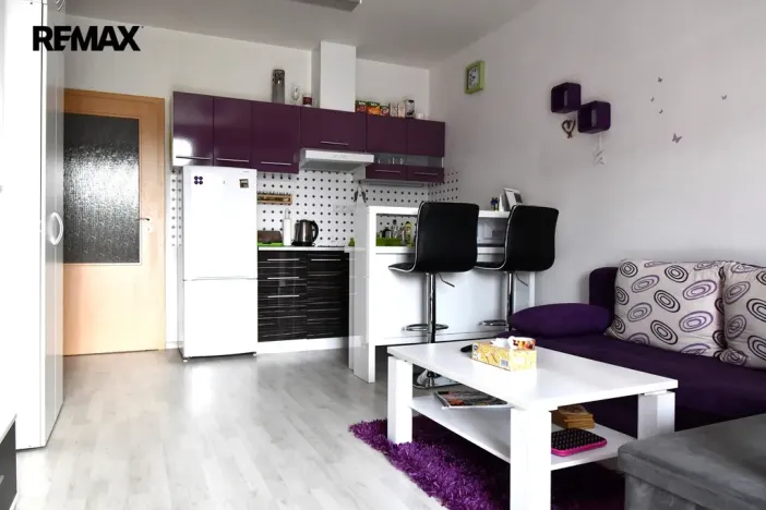 Prodej bytu 1+kk, Hradec Králové - Třebeš, Svatojánská, 33 m2