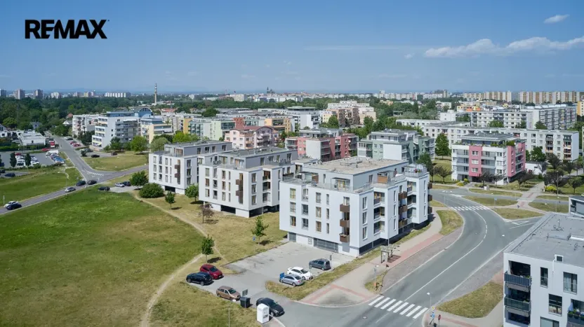 Prodej bytu 1+kk, Hradec Králové - Třebeš, Svatojánská, 33 m2