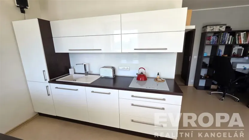 Prodej bytu 2+kk, Pardubice - Trnová, Josefa Bublíka, 56 m2