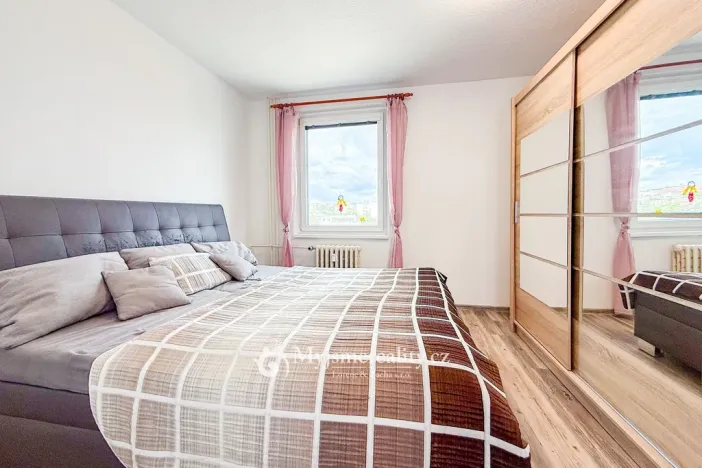 Prodej bytu 3+1, Znojmo, Dukelských bojovníků, 70 m2