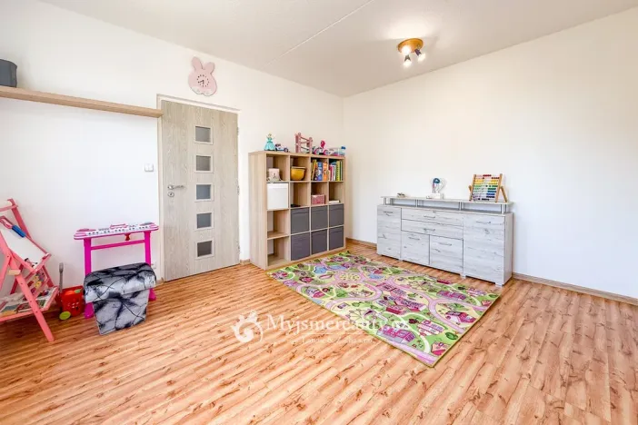 Prodej bytu 3+1, Znojmo, Dukelských bojovníků, 70 m2