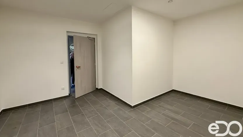 Pronájem bytu 1+kk, Praha, Poděbradská, 33 m2