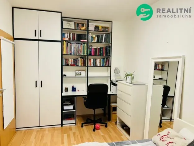 Prodej bytu 4+kk, Milovice, Kaštanova, 92 m2
