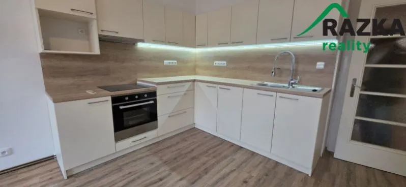 Pronájem bytu 3+1, Planá, nám. Svobody, 105 m2