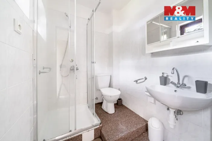 Pronájem komerční nemovitosti, Nová Role - Mezirolí, 795 m2