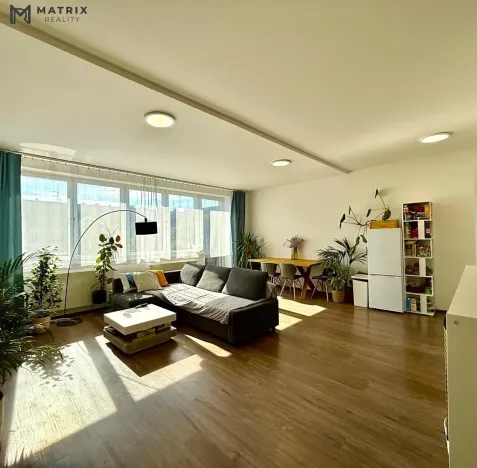Pronájem bytu 1+kk, Praha - Libeň, U Rokytky, 72 m2