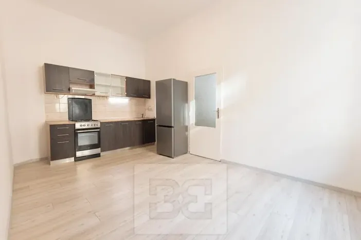 Pronájem bytu 2+kk, Praha - Holešovice, Letohradská, 43 m2