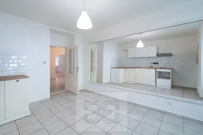 Pronájem bytu 2+1, Praha - Žižkov, Jeseniova, 75 m2
