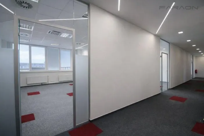 Pronájem kanceláře, Praha - Libeň, Lihovarská, 368 m2
