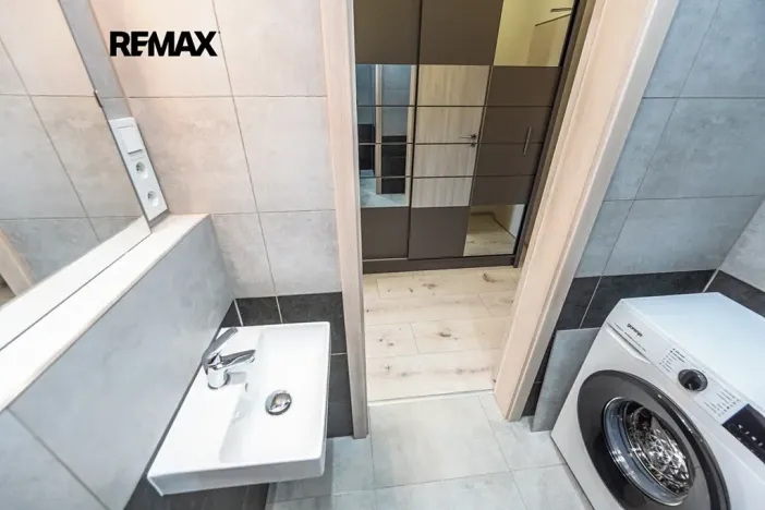 Pronájem bytu 1+kk, Praha - Hostivař, Arnošta Staňka, 29 m2