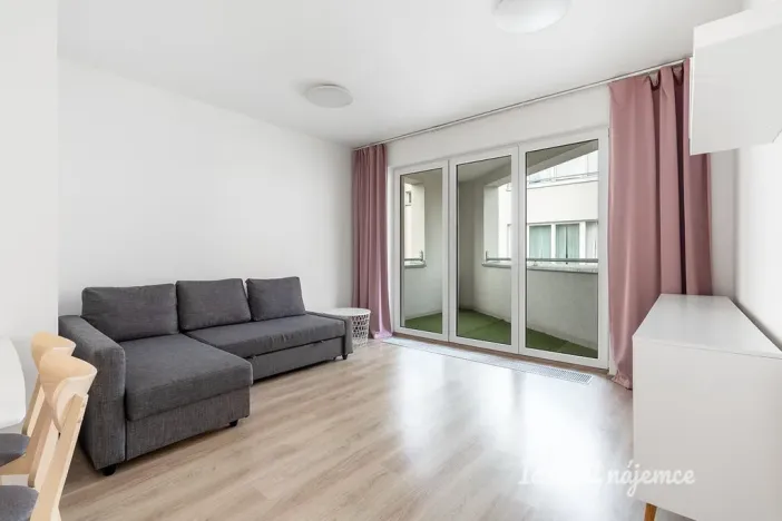 Pronájem bytu 2+kk, Praha - Vršovice, Petrohradská, 60 m2