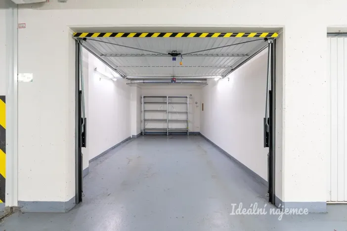 Pronájem bytu 2+kk, Praha - Vršovice, Petrohradská, 60 m2