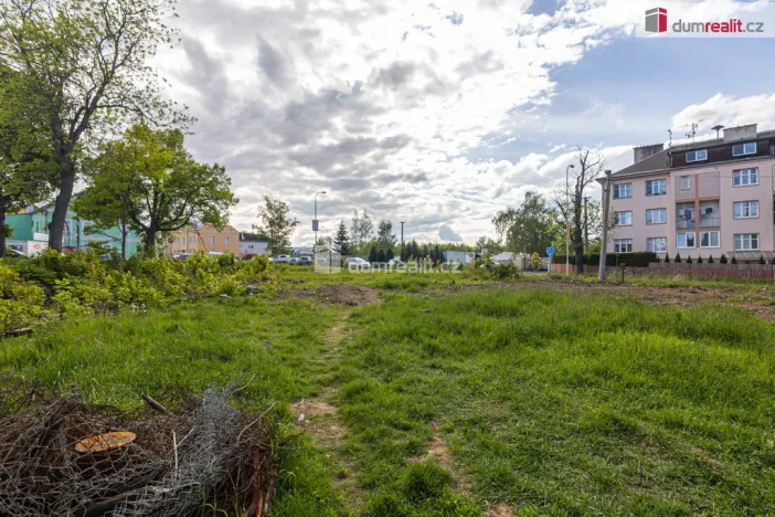 Prodej komerčního pozemku, Karlovy Vary, Dubová, 1547 m2