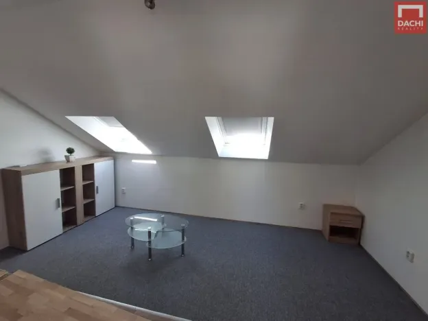 Pronájem bytu 1+kk, Olomouc, U podjezdu, 34 m2