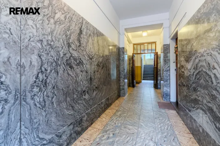 Prodej bytu 2+1, Praha - Bubeneč, náměstí Interbrigády, 95 m2