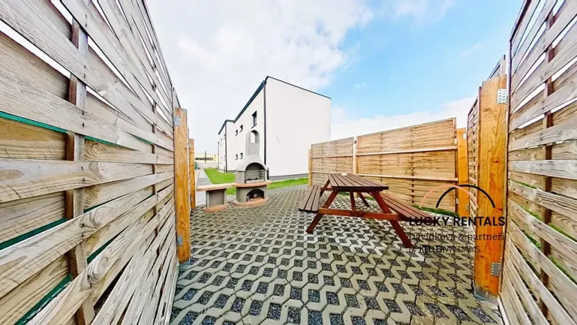 Pronájem bytu 1+kk, Sulice, Dubová, 34 m2