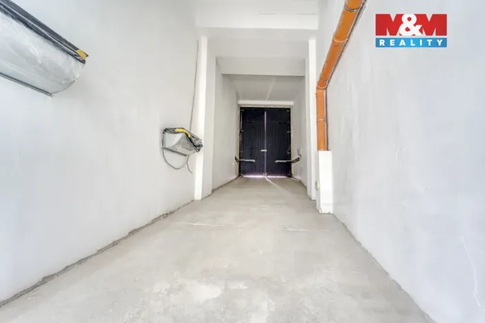 Prodej obchodního prostoru, Karlovy Vary, Foersterova, 952 m2